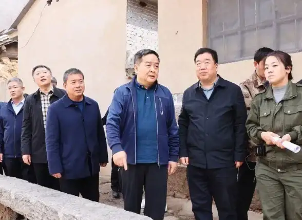 谁说购物与追星不可兼得？yetimall液体猫APP让你一键搞定！