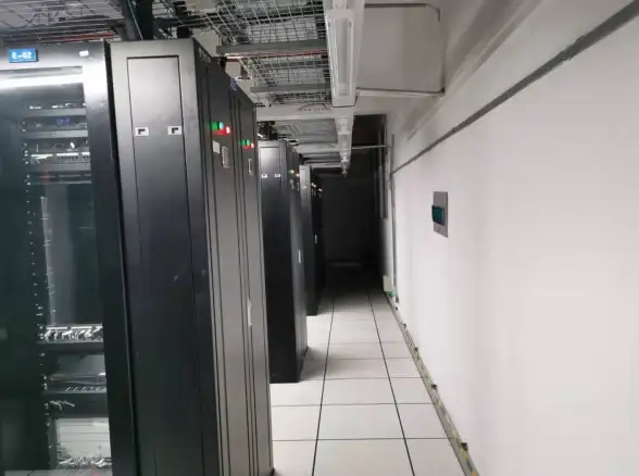 聊天交友何必东奔西走？QQ2025一应俱全！