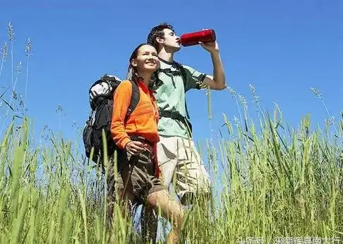 户外旅行如何轻松分享行程？六只脚APP的一键分享功能够不够便捷？