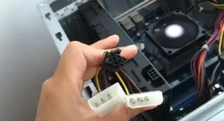 故障排查💻电脑黑屏怎么办？详解常见原因及高效应对方法