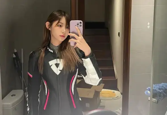 还在为照片不够美发愁？甜盐相机APP的多种滤镜让你瞬间变女神！