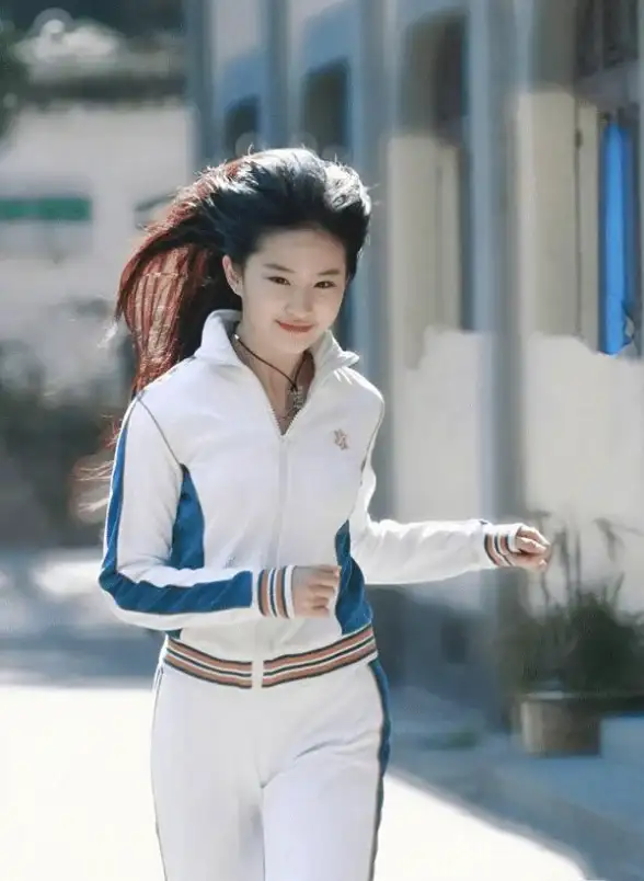 还在为照片不够美发愁？甜盐相机APP的多种滤镜让你瞬间变女神！
