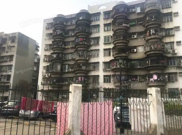 还在为沟通不便烦恼？试试南山对讲APP，一键全屏对讲+实时位置共享！