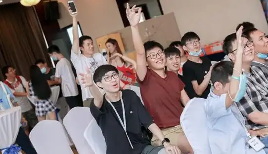 🚗震撼推荐🚗罗布乐思手动挡停车场地图设计创意详解