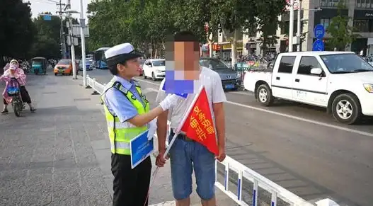 还在寻找高效抢单工具？试试小拉出行司机端APP最新版！