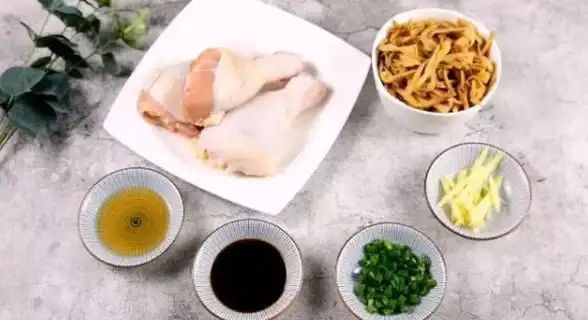 还在为做饭发愁？小白菜谱APP让你秒变大厨！