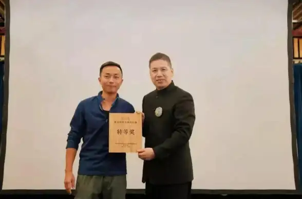 想用手机一键生成炫酷视频？可灵AI手机版不就是你的创作神器？