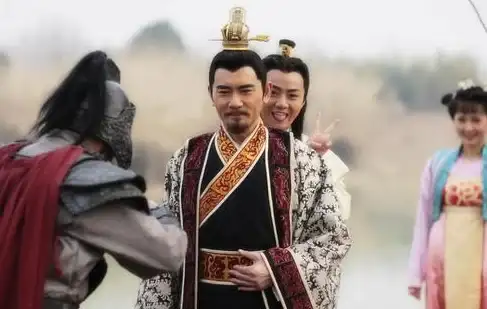 策略秘籍·神将攻略·吕布传说 乱世终结战神将系列：吕布兵法与无双武力深度解析