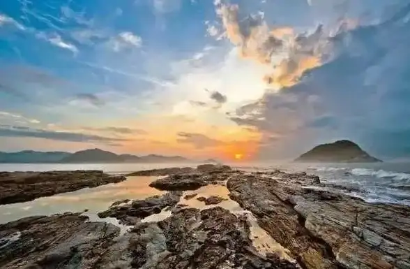 还在为找不到简约又精美的壁纸发愁？质感小岛海量资源每日更新，总有一款适合你！