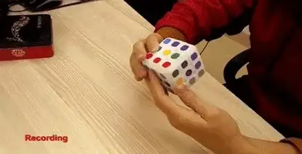 还在为打乱的魔方发愁？这款带教程的工具APP能否一键解决？
