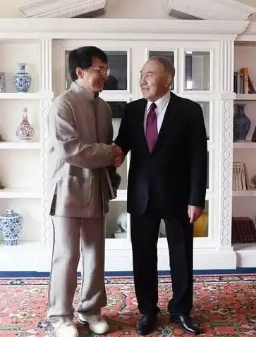 手机输入哈萨克语不方便？哈萨克语输入法app专为哈语用户设计，中文英文也能轻松输入！
