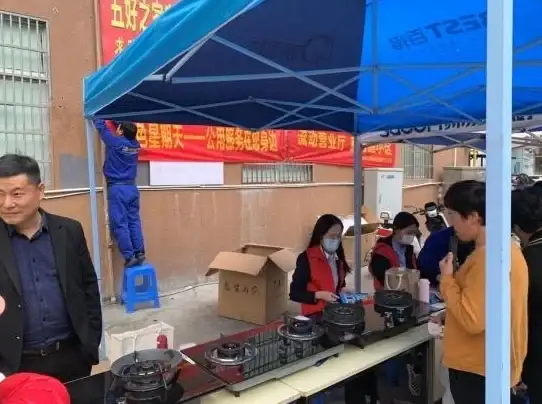 还在为消息回复慢烦恼？简窗APP让你小窗口快速回复，效率翻倍！