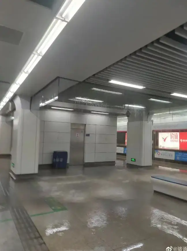 安全指南🛡紧急疏散🏃地铁逃生路线智能选择技巧解析