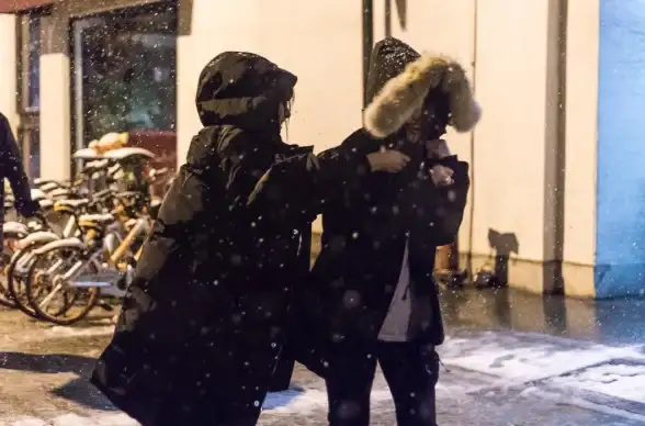 🔥全新玩法 冰雪狂欢 独家爆料 CF手游》打雪仗大更新＋超实用新道具揭秘！