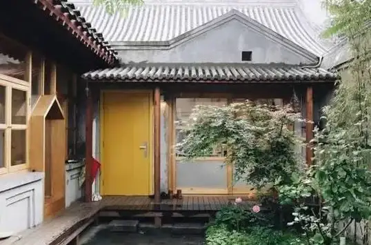厌倦了过时的微信版本？这款多功能聊天APP让你焕然一新！