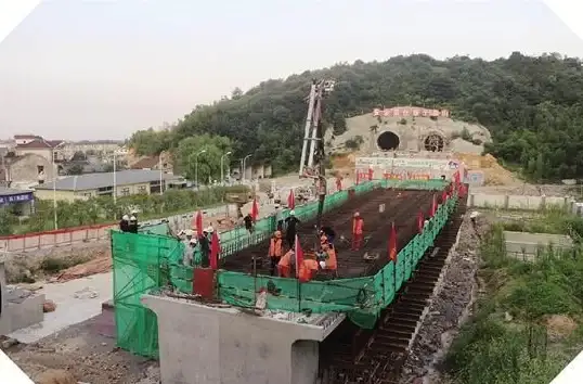 安全🔒逃生指南 地铁逃生独头蛋详细使用技巧解析