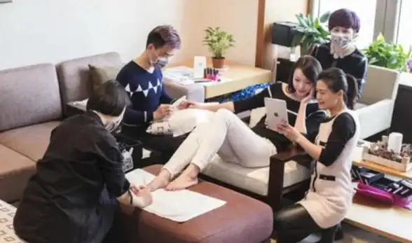 想让孩子爱上数学思维？火花思维课堂APP的真人直播互动和趣味教学方式，您不想试试吗？
