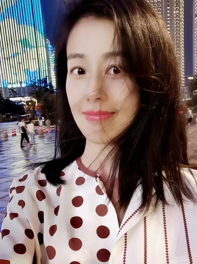 想要自拍更出片？试试这款效果超乎想象的补光神器吧！