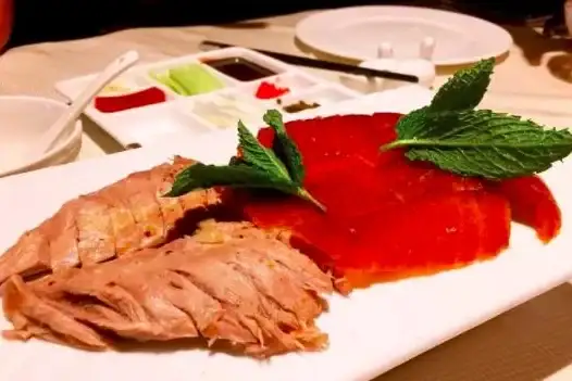 美食分享+社交互动？美团鸭觅一站式满足你的需求！